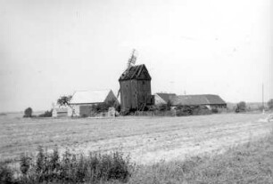 Großräschen-Wormlage. Blick auf Bockmühle und Gehöft