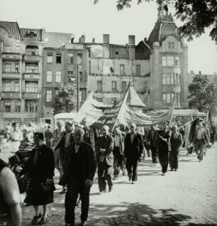 Berlin, Demonstration für die Volksbefreiung gegen die Remilitarisierung