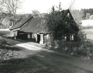 Bad Brambach-Raun, Dorfstraße 7. Wohnstallhaus mit angebauter Scheune (1769)
