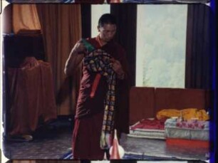 Buddhismus, Tibet - Weihezeremonie im Klösterlichen Tibet-Institut Rikon (Schweiz) durch Mönche der Tantra-Schule Gyütö. 1. "Eintritt in das Mandala" (»bdag-'jug«)