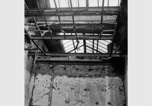 Blick auf die zum Teil zerstörte Fassade des Bode-Museums