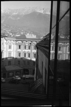 Innsbruck: Ausblick vom Hotel Roter Adler auf Nordkette