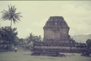 Reisefotos Indonesien. Java. Mendet Tempel (an der Straße nach Yogya)