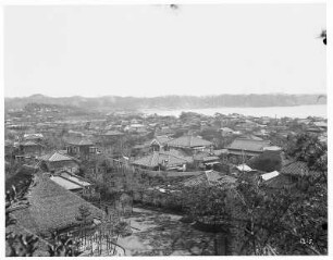 Kamakura : Weltreisen. Kamakura. Blick vom Hasedera-Tempel über die Stadt zur Sagami-Bucht