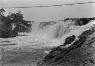 Wasserfall : Blick auf einen Wasserfall des Rio Tieté.