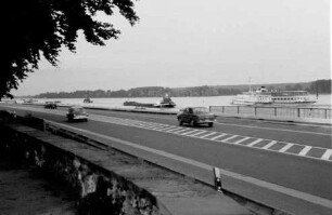 Erbach: Autostraße am Rhein, Richtung Mainz