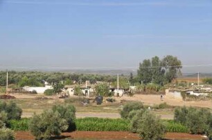 Meknes - Landschaft mit Ackerflächen : Landschaft mit Ackerflächen in der Nähe von Meknes, aufgenommen am 28. Oktober 2010