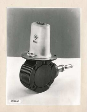 Magnetron 2 J 26; Foto, 1957