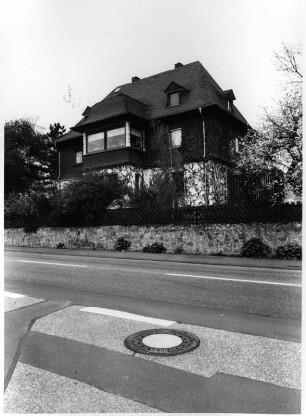 Pfarrhaus; Lahnau, Bahnhofstraße 2