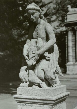 Märchenbrunnen: die sieben Raben