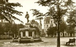 Marktbrunnen : Marktbrunnen. Metall, Stein (1912/13; C. Brose). Alt-Homberg, Bismarckplatz