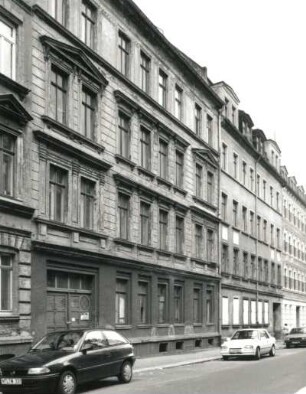 Leipzig-Lindenau, Helmholtzstraße 16/14. Wohnhäuser. L. V. 19. Jh. Straßenansicht