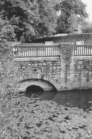 Burggrabenbrücke (Brücke); Gelnhausen, Kinzig (Burgstraße)