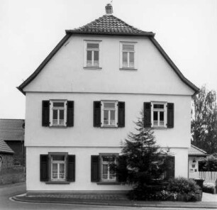 Ehemaliges Pfarrhaus; Hofheim am Taunus, Pfarrgartenstraße 12