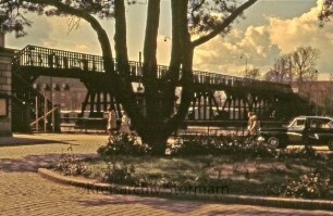Bahnhof: Fußgängerbrücke