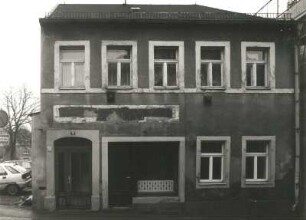 Radeberg, Pirnaer Straße 9. Wohnhaus mit Laden und Hofgebäuden (1751/1800)