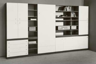 Anbauwand (Modell 72) mit integrierter Liege