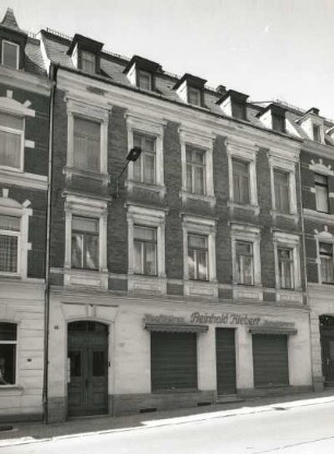 Oelsnitz/Vogtland, Schleizer Straße 11. Wohnhaus mit Laden