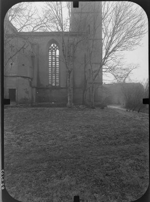 Schönwölkau-Wölkau-Kleinwölkau. Pfarrkirche (1676-1688, Gewölbeeinsturz 1969). Teilansicht von Norden