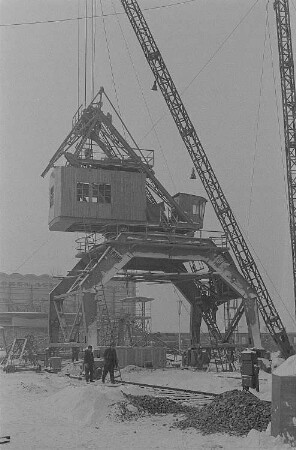 Vorbereitungen zur Frühjahrsmesse 1956, Aufbauarbeiten und Montage von Maschinenanlagen
