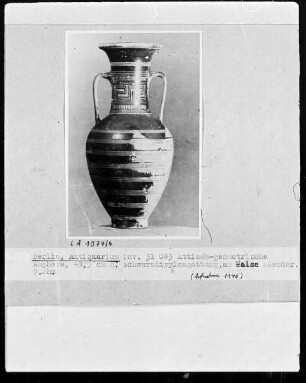 Attisch-protogeometrische Amphora