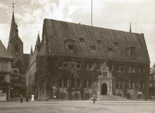 Quedlinburg, Rathaus : gotischer Kern, Straßenfront, von Süden