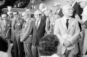 25. Jubiläumstagung 1975 Medizin; Maikäferrede: Sir John C. Eccles, Gerald Edelman, Sir Frank M. Burnet, Julius Axelrod, Alfred D. Hershey, André F. Cournand, im Hintergrund rechts Sir Hans A. Krebs