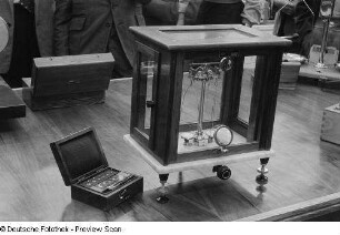 Exponate der Leipziger Herbstmesse 1954