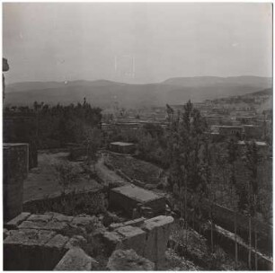Siedlung und Ruinen, Baalbek: Panoramabild, Teil a