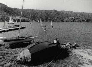 Surfer auf dem Stausee bei St. Victoire dur Loire, Loire Forez