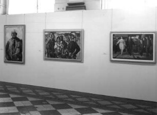 Dresden. "Erwerbungen aus den Kunstausstellungen der DDR" im Albertinum vom 05.05.1999.-04.07.1999. Mosaiksaal von links: Bert Heller - Bildnis Wilhelm Pieck, Walter Womacka - Sommer, Gerhard Bondzin - Die Faschisten kommen nicht durch