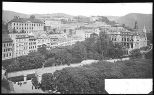 Karlsbad. Marienbader Straße mit Kaiserbad (1895) : Karlsbad. Marienbader Straße mit Kaiserbad (Bad I, 1893-1895; F. Fellner, H. Helmer) am Park Karl IV.