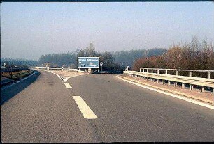 Einfahrt in Kreisel (Stuttgart Richtung Osten)