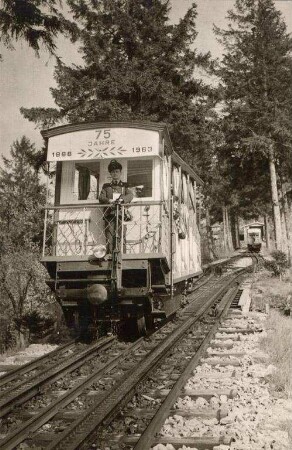 Postkartenalbum mit Motiven von Durlach. "Karlsruhe-Durlach Turmbergbahn"
