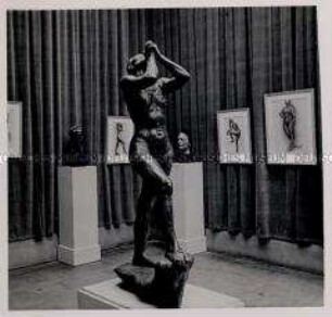 Paris, Bildhauer Professor Arno Breker, Figur "Betende"