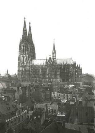 Köln, Dom : Köln. Dom Sankt Peter und Maria. Ansicht von Südosten