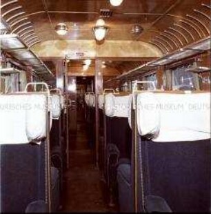 Schnelltriebwagen im Berliner Ostbahnhof, Erste-Klasse-Wagen