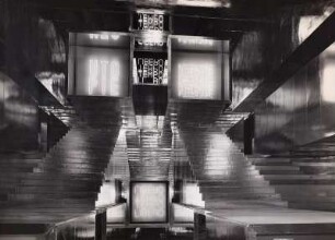 XIII. Triennale Mailand, Italienische Abt., Treppengebäude