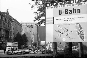 Berlin: U-Bahn Bau; Linie G; Plan des U-Bahn-Netzes am Rankeplatz