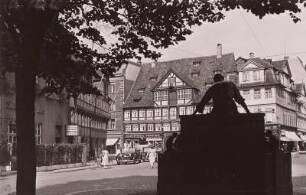 Braunschweig, Bäckerklint : Braunschweig. Bäckerklint mit Eulenspiegel-Brunnen. Blick in Richtung Radeklint