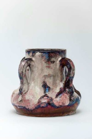 Vase mit Schwanenhalshenkeln