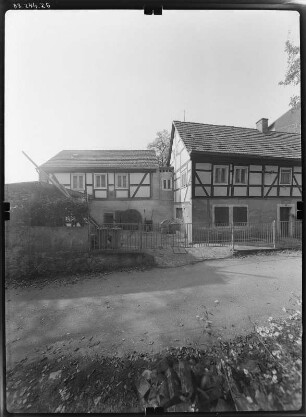 Meißen-Altstadt, Hintermauer 12. Wohnhaus mit Nebengebäude (1. H. 19. Jh.). Straßenfront