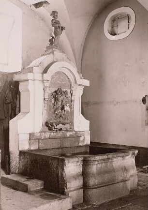 Wandbrunnen, Neschwitz, Stallgebäude