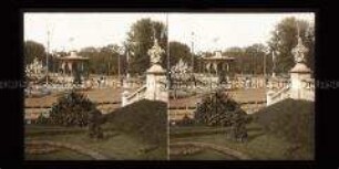 Blick vom Industriepalast auf Musikpavillion, Brunnen und Grünanlagen, Budapest