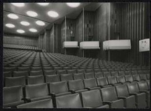 Stadthalle, Mülheim an der Ruhr Umbau: Theatersaal / Zuschauerraum mit Seitenlogen