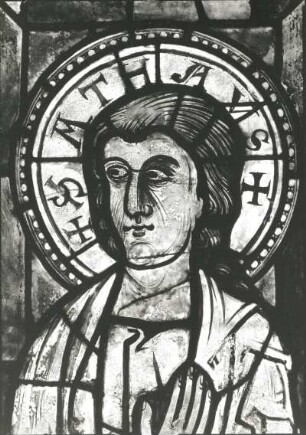Apostel Matthäus. Glasmalerei, um 1235/1245. Ausschnitt: Kopf des Apostels. Neukloster, ehemalige Zisterzienser-Nonnenklosterkirche s II (2). Ausstellung "Mittelalterliche Glasmalerei in der DDR", Angermuseum Erfurt 1989/1990. Kat. Nr. 5