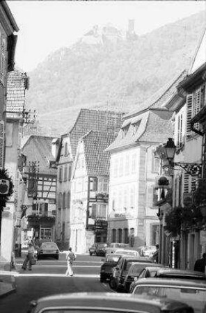 Rappoltsweiler, Ribeauvillé: Grand Rue mit Ulrichsburg