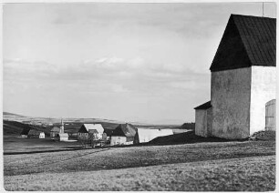 Vorderzinnwald (heute Přední Cínovec / Tschechien). Ortsteilansicht von Nordwesten. Links die Wallfahrtskapelle