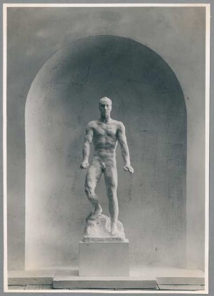 Zarathustras Erhebung, Modell in Nische II, 1939, Gips
