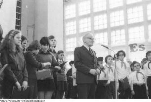 Dresden, Johannstadt, Albrecht-Dürer-Straße. 52. POS Dresden (Prof. Leupold), Solidaritäts-Meeting mit Karl Friedemann (Arbeiterveteran, Verfolgter des Naziregimes (VdN) und Spanienkämpfer (1936-1939)) für das unterdrückte Volk Chiles, 1974 & Schule, 1974-1975